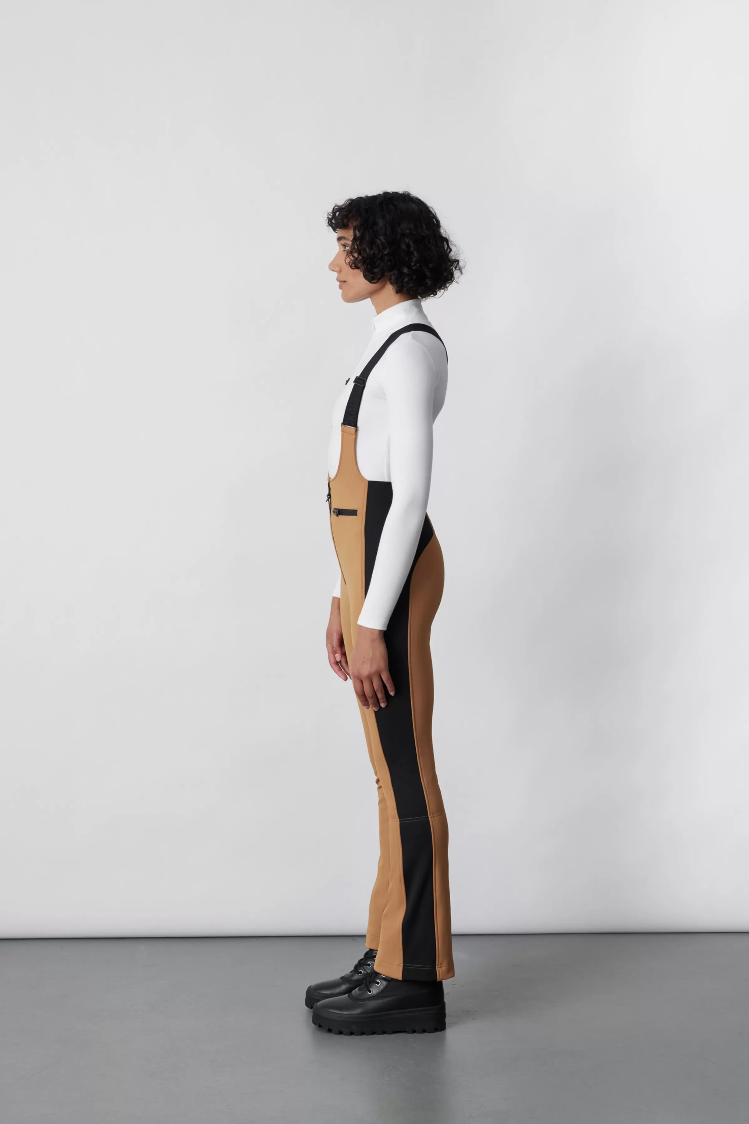 Gia, Agile-360 Fitted Ski Pants With Suspenders For Ladies | ® US | Mackage Cheap