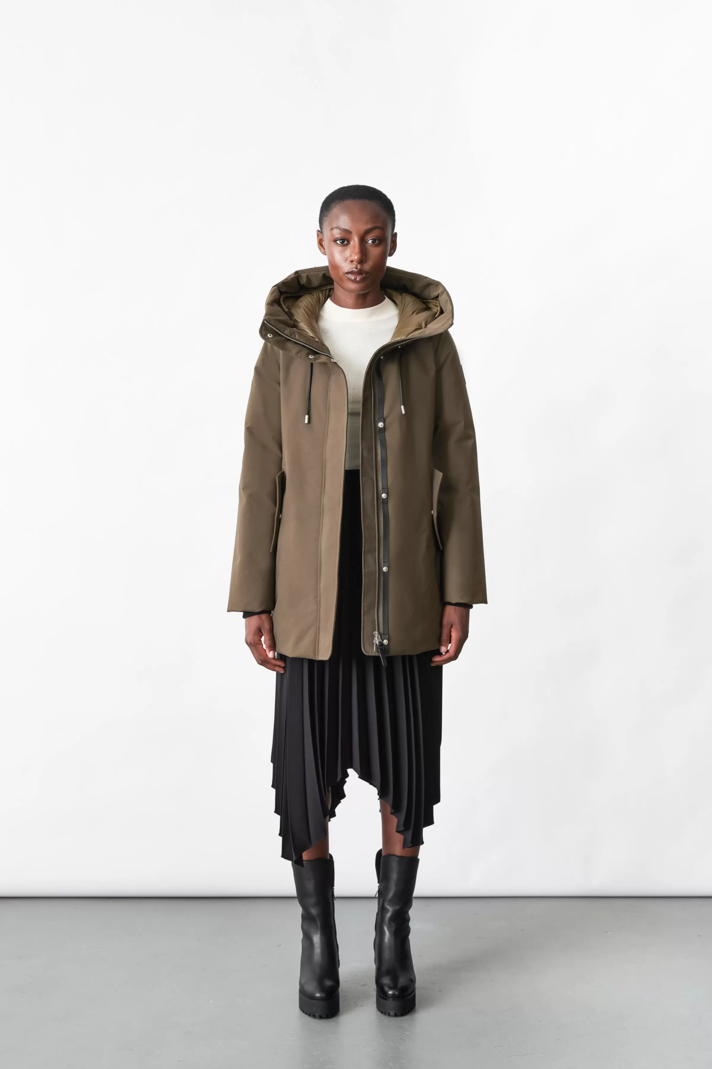 Kinslee, 2-in-1 Oversized Down Parka With Bib And Natural Fur For Ladies | ® US | Mackage Outlet