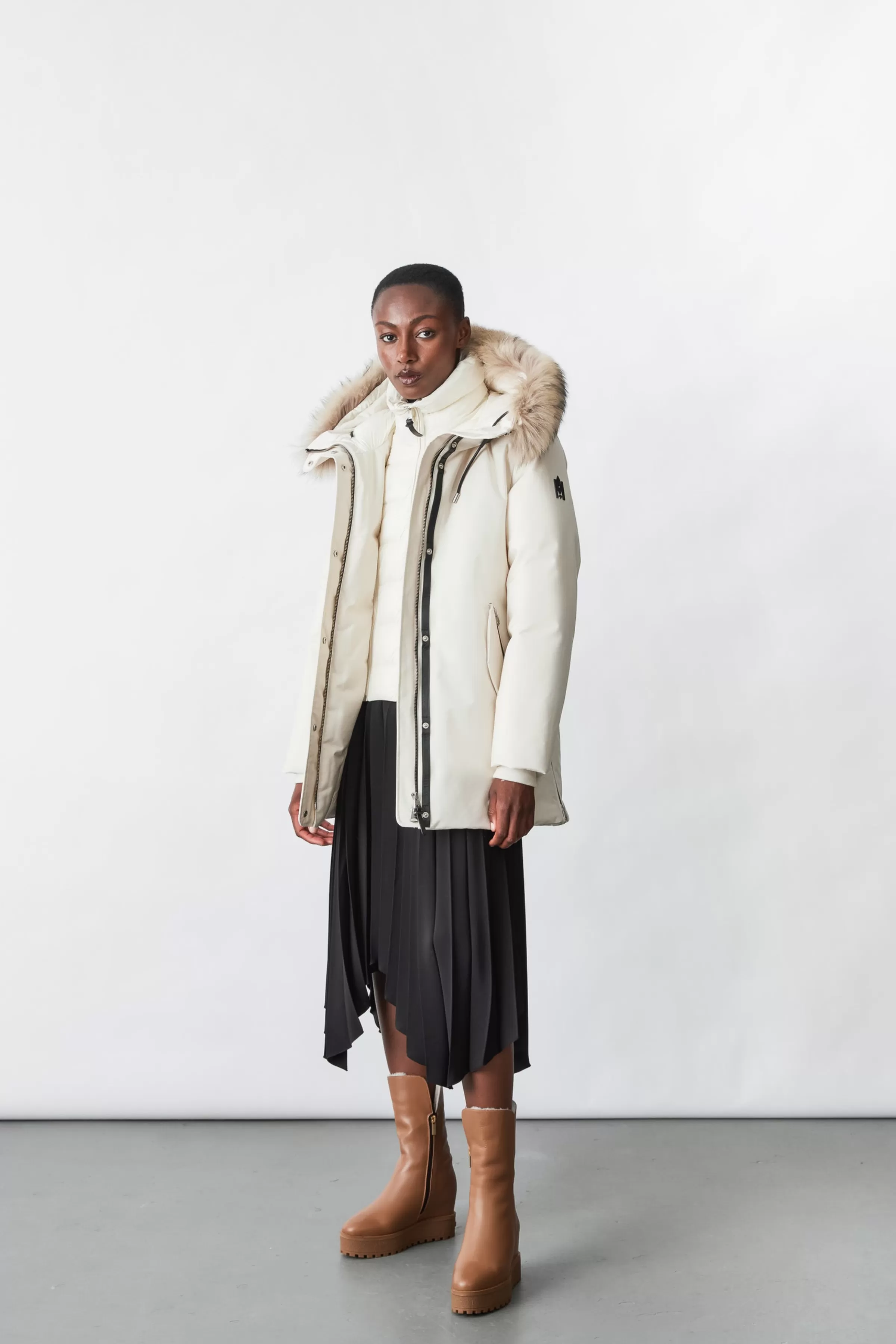 Kinslee, 2-in-1 Oversized Down Parka With Bib And Natural Fur For Ladies | ® US | Mackage Outlet