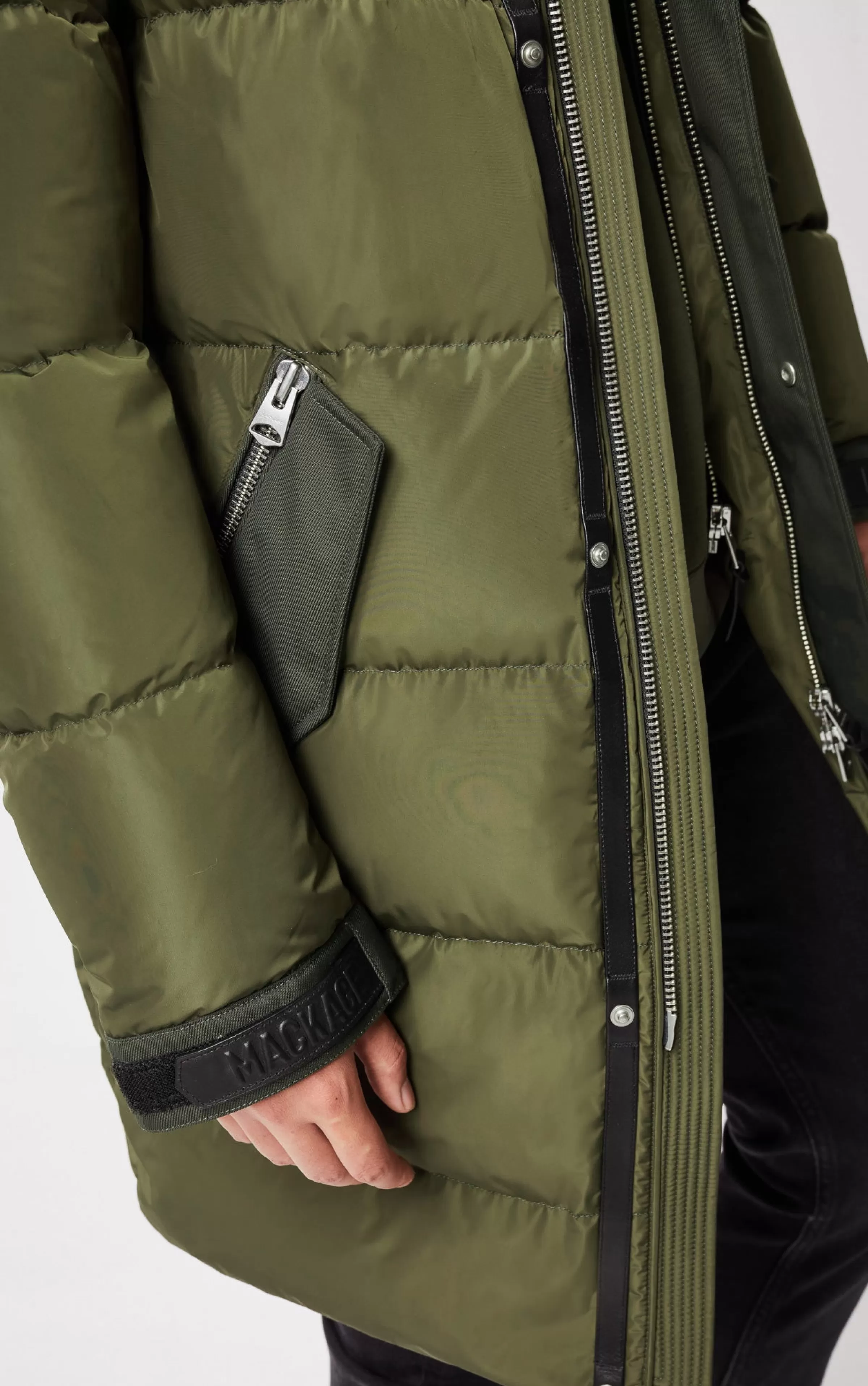 Reynold, Down Coat With Removable Shearling Bib And Hood For Men | ® US | Mackage Best Sale